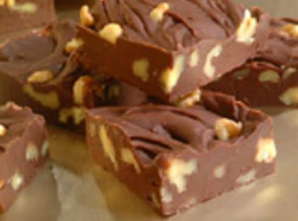 Very Easy Chocolate Fudge_image