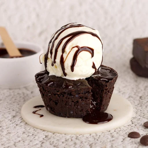 Choco Lava Fudge Cake with Ice Cream