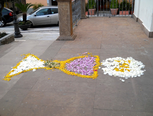 Solennità   di Rossella Valitutti