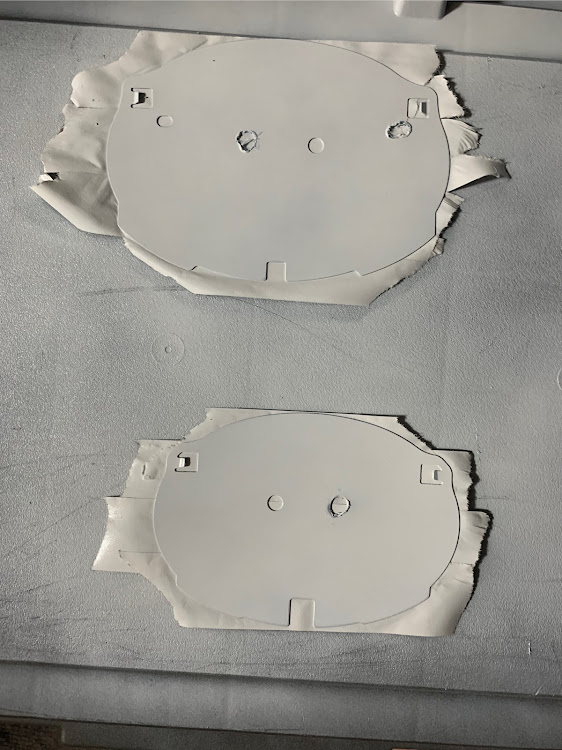 ゆうきさんが投稿したDIY・エンブレム塗装・はじめての作業🔰に関するカスタム事例の投稿画像1枚目