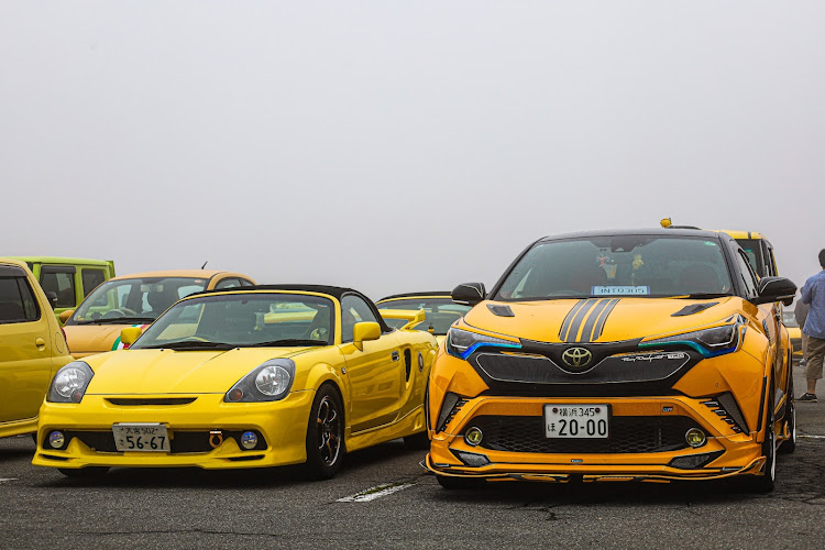 C-HRの世界に一台しかないオンリーワン車・DIY・オフ会・きいろ組に関するカスタム事例の投稿画像1枚目