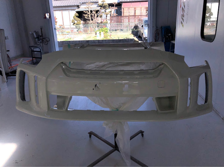 NISSAN GT-RのDIY・オリジナルバンパー製作・ワンオフバンパー作成・GTR・R35に関するカスタム事例の投稿画像1枚目