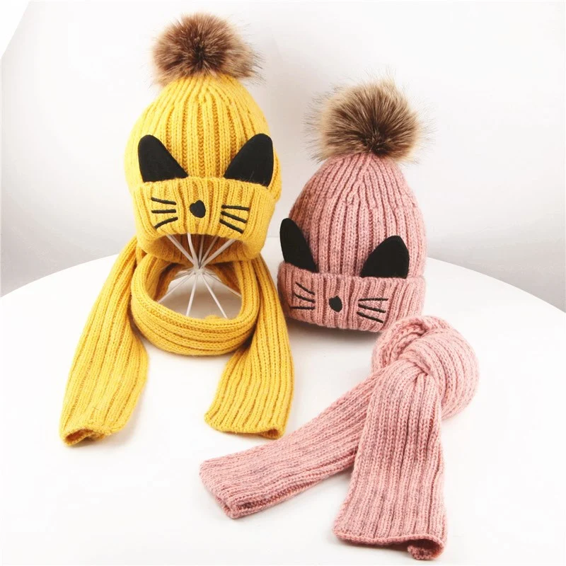 Gebreide muts set voor warmte en stijl. Zacht en comfortabel, ideaal voor de winter. Geniet van het koude seizoen met elegantie en complete bescherming.