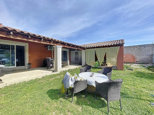 House with terrace 2