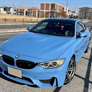 M4 クーペ F82