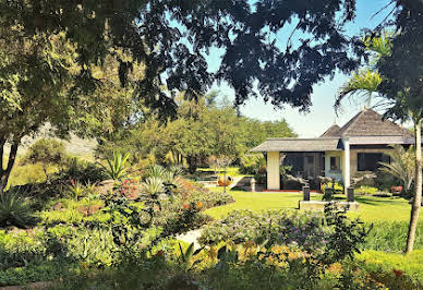 Villa avec piscine et jardin 2