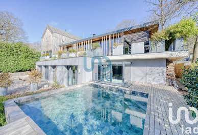 House with pool 4