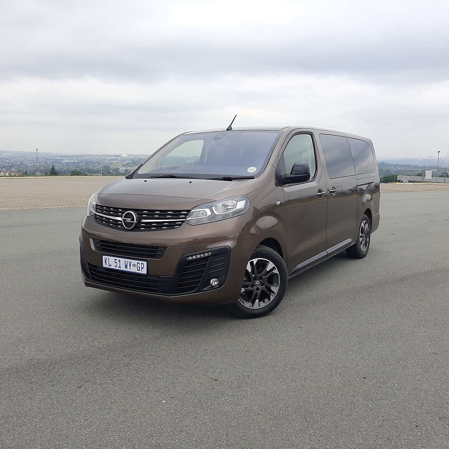 The 2023 Opel Zafira Life is an unknown family van! Review, Specs, Drive