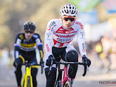 Terwijl Mathieu van der Poel knap derde wordt in Albstadt, mag ook oudere broer David een feestje bouwen