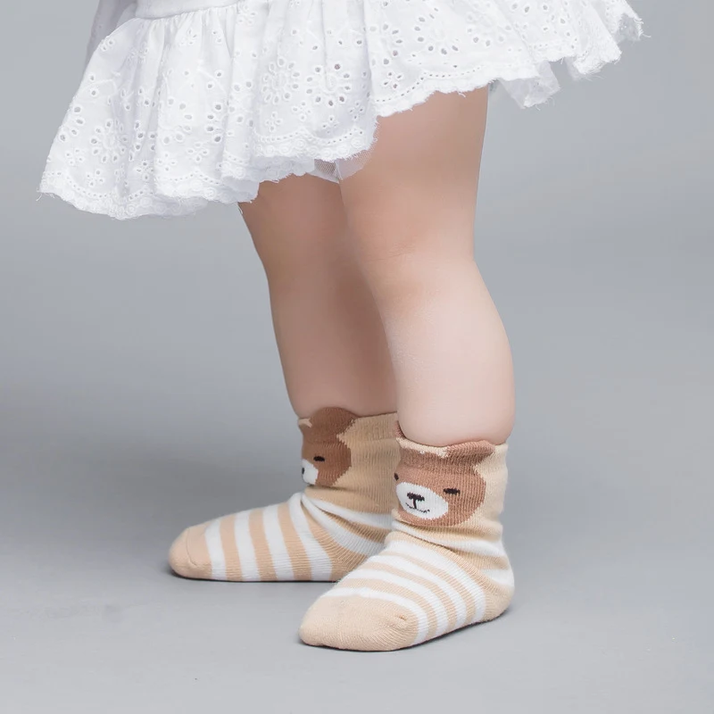 Meias infantis de animais listrados tridimensionais