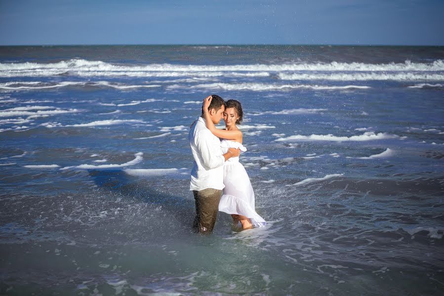 Wedding photographer Liliya Simonova (lilisimo). Photo of 13 May 2017