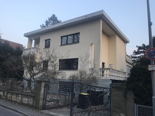 Maison avec piscine et terrasse 4