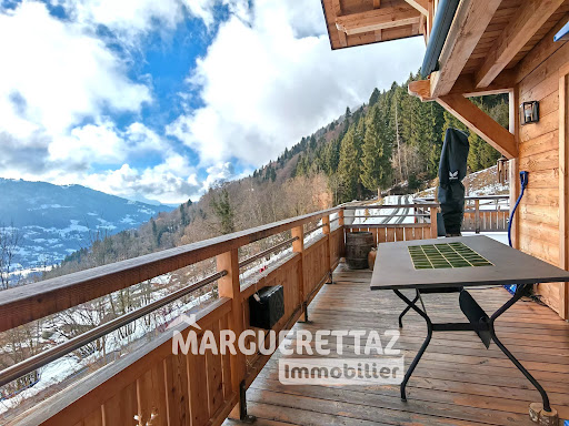 Chalet avec vue panoramique et terrasse 3
