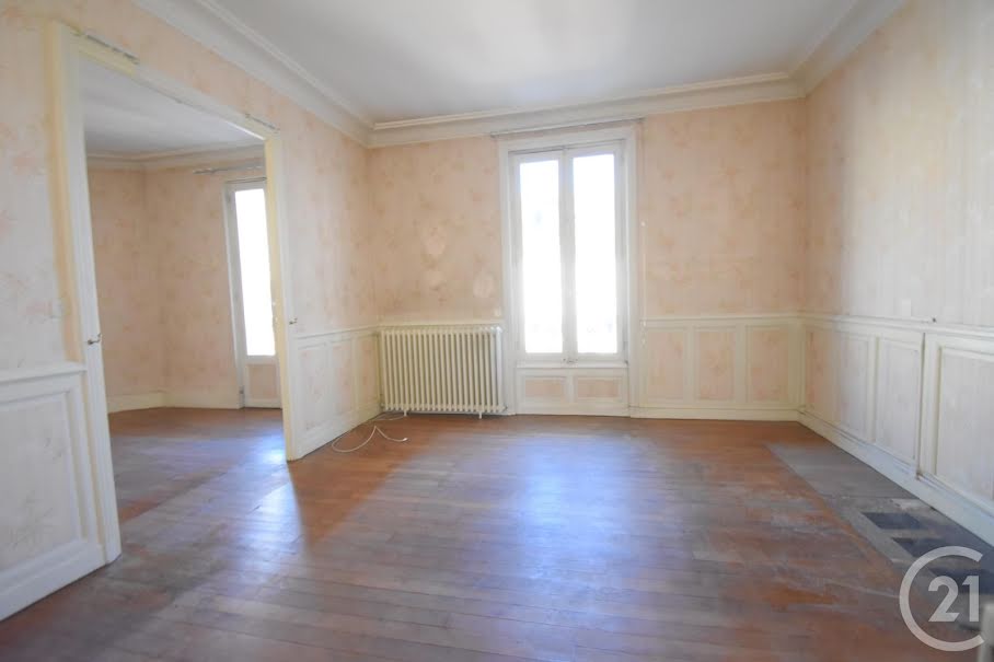 Vente appartement 4 pièces 90.16 m² à Vichy (03200), 140 000 €