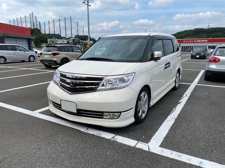 エリシオンプレステージのホンダエリシオンプレステージ・エリシオンプレステージ・後期型ヘッドライトに関するカスタム事例の投稿画像1枚目