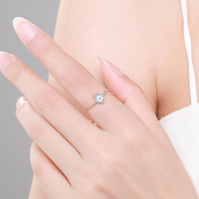 Bague femme en argent sterling S925 avec micro-diamants, un bijou élégant et scintillant, idéal pour un cadeau unique et précieux.
