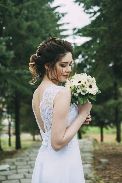 Wedding photographer Yuliya Loginova (shinigami). Photo of 1 May 2017