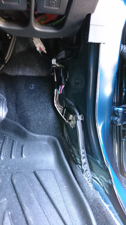 トールカスタムのDIY・オートパーツ工房・オートライト・エンジンOFFで消灯・ドアを開けないと消えないに関するカスタム事例の投稿画像3枚目