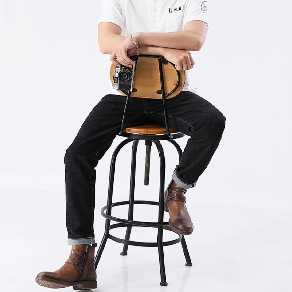 Jeans Slim Heavy Primary Red Ear, corte ajustado para un look moderno. Denim resistente, color rojo intenso para un estilo audaz y duradero.