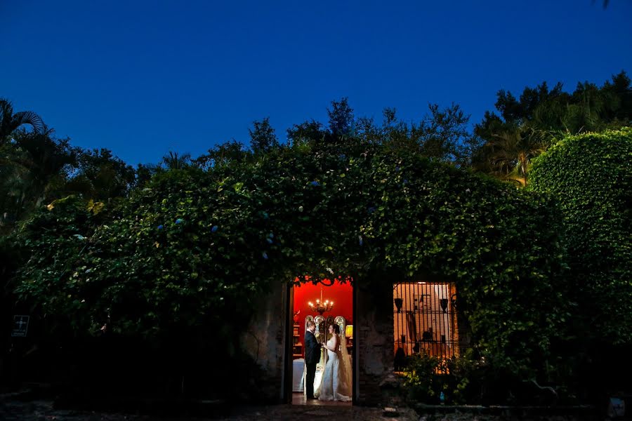 Fotografo di matrimoni Daniela Burgos (danielaburgos). Foto del 23 gennaio 2018