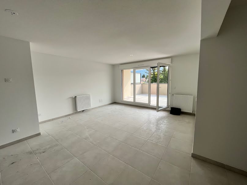 Location  appartement 3 pièces 68 m² à Noyarey (38360), 900 €