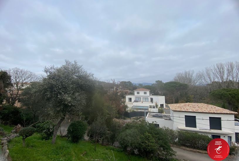  Vente Terrain à bâtir - 550m² à Puget-sur Argens (83480) 