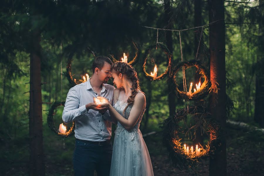 Fotógrafo de casamento Nastya Komarova (sickfancy). Foto de 13 de setembro 2017