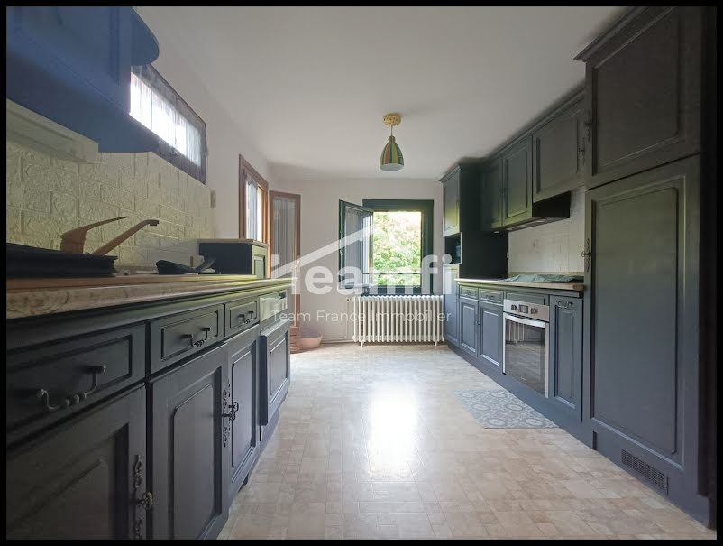 Vente maison 7 pièces 127 m² à Olliergues (63880), 157 500 €