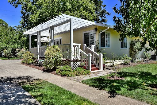 House with garden 4