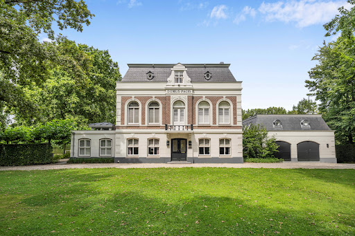 Farmhouse with pool 1