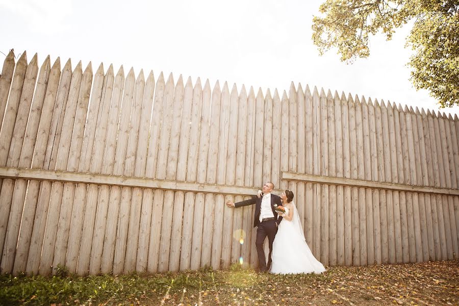 Wedding photographer Valentina Baturina (valentinalucky). Photo of 10 September 2015