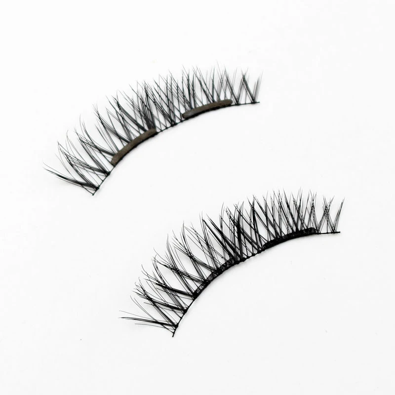 Magnetische falsche Wimpern Set mit Wimpernzange für einen atemberaubenden Augenaufschlag. Einfache Anwendung, wiederverwendbar.