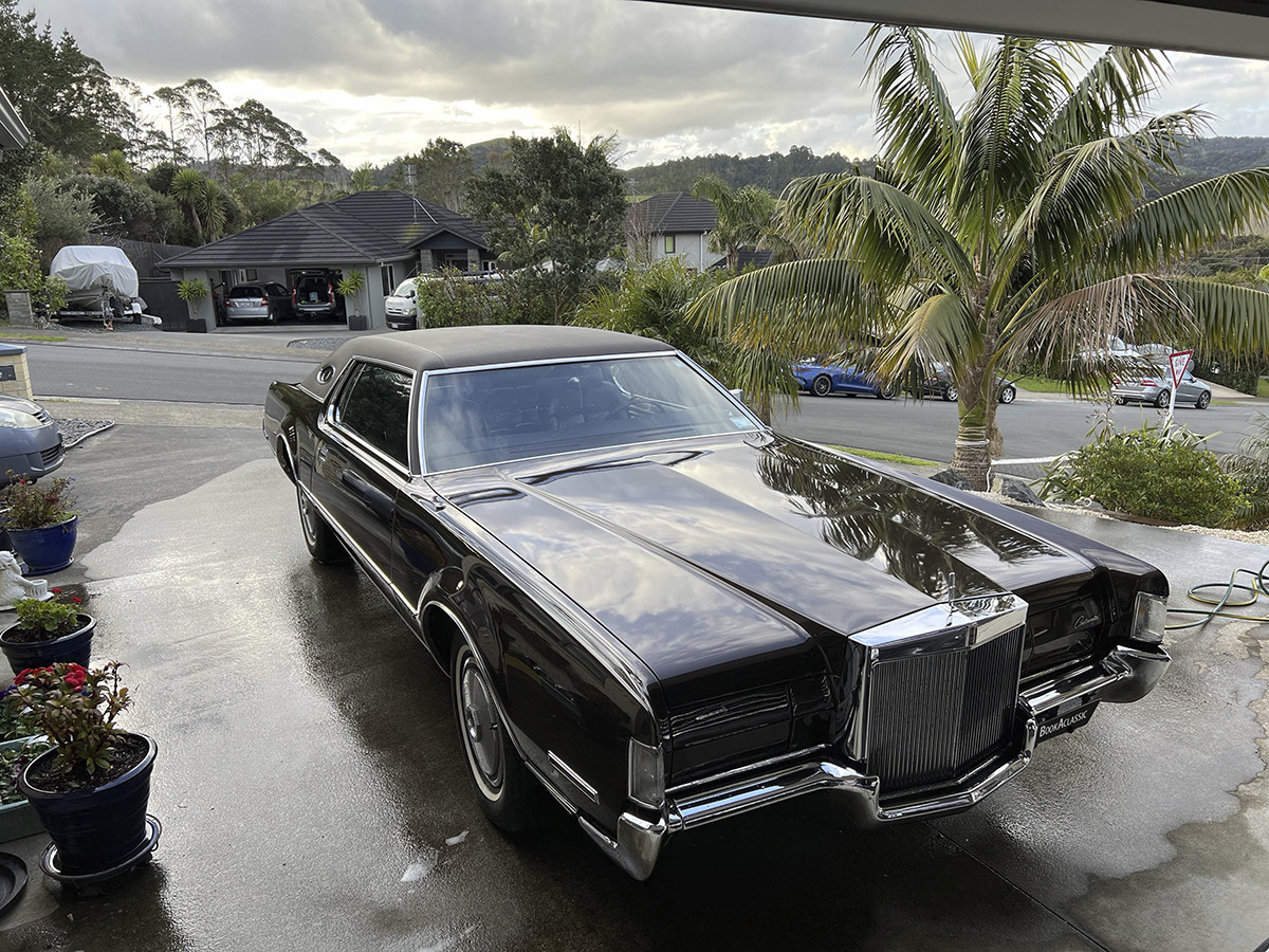 Lincoln  Continental Mark Iv Hire Auckland