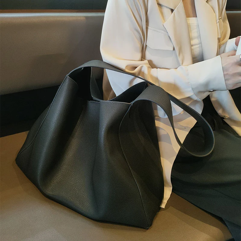 Simple Large Capacity Commuting Bag Advanced Sense