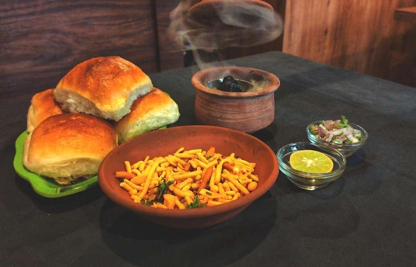 Gavran Tadka Misal photo 