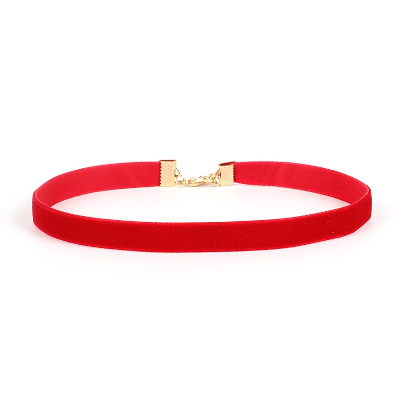 Kleurrijke fluwelen halsband van hoge kwaliteit voor speelse momenten. Geef je huisdier comfort en stijl tijdens al zijn avonturen