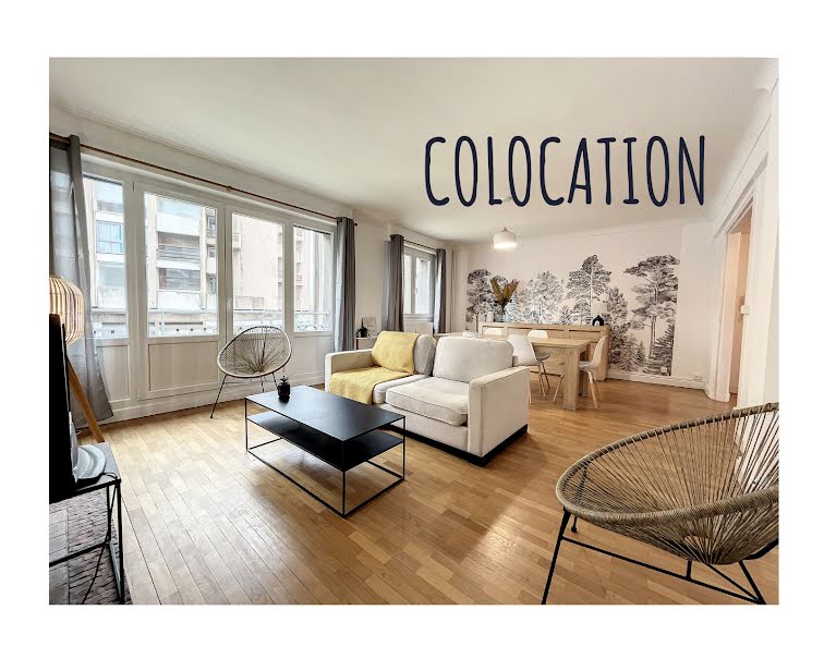 Location meublée appartement 5 pièces 118 m² à Dunkerque (59140), 555 €