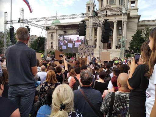 Završen protest protiv nasilja u Beogradu, uspostavljen saobraćaj na Autokomandi