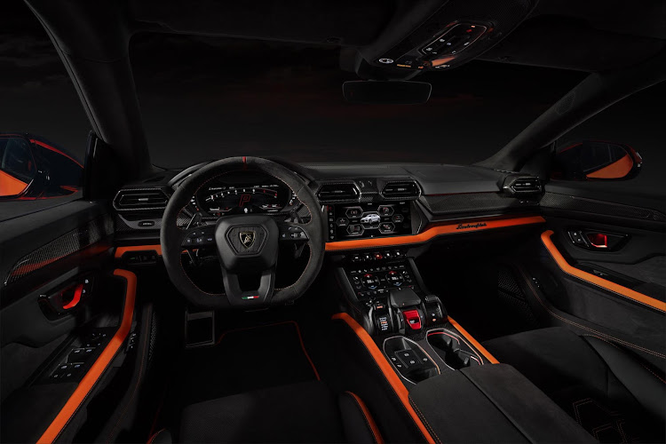 The centre console is equipped with a larger 12.3" touchscreen.