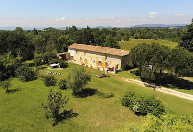 Maison avec piscine et terrasse 15