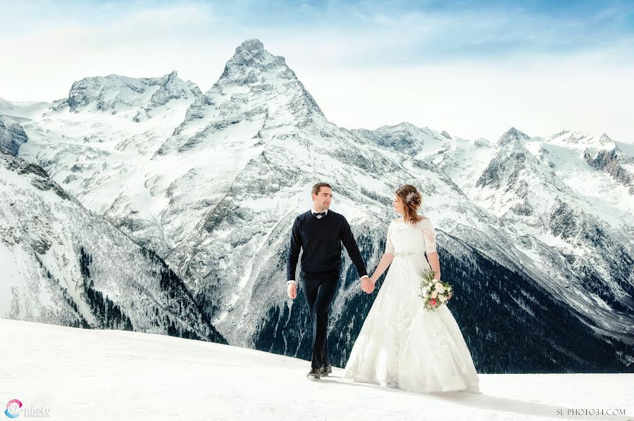 Fotógrafo de casamento Roman Skleynov (slphoto34). Foto de 23 de janeiro 2017