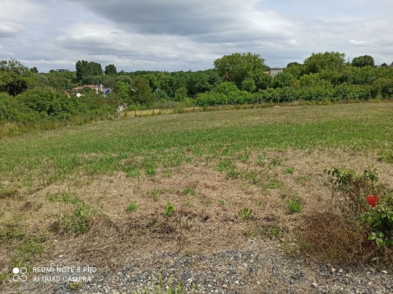 Vente terrain  570 m² à Saintes (17100), 57 246 €