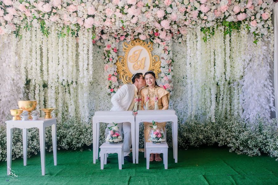 Fotografo di matrimoni Chaloempol Narksomyard (narksomyard). Foto del 8 settembre 2020