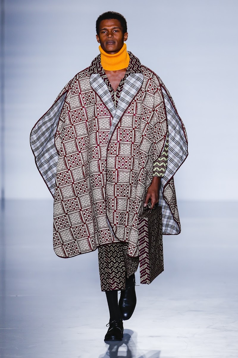 Interessant folder overskud How to wear the men's poncho trend like a pro