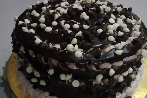 Eggless Choco Chips Cake [500 Grams]