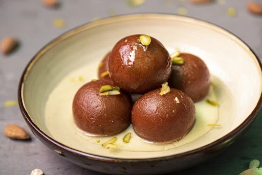 Gulab Jamun With Rabree