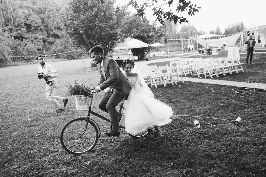 Fotógrafo de casamento Aleksandr Saribekyan (alexsaribekyan). Foto de 3 de setembro 2018