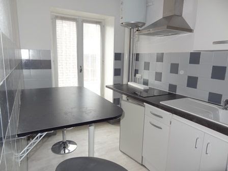 Location  appartement 2 pièces 22 m² à La Souterraine (23300), 331 €