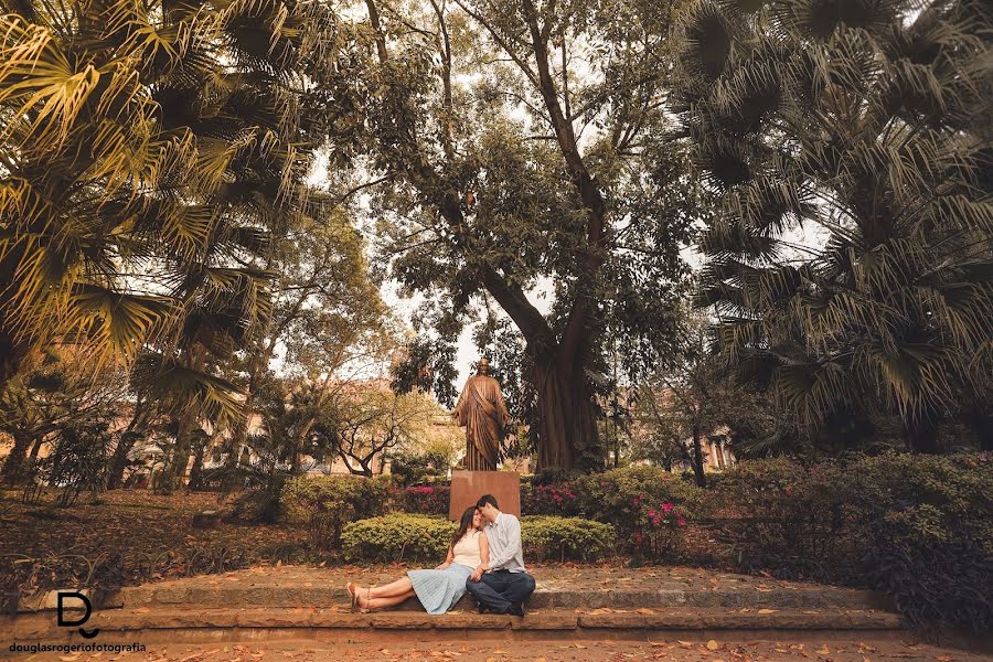 Fotografo di matrimoni Douglas Rogerio (douglasrogerio). Foto del 11 maggio 2020