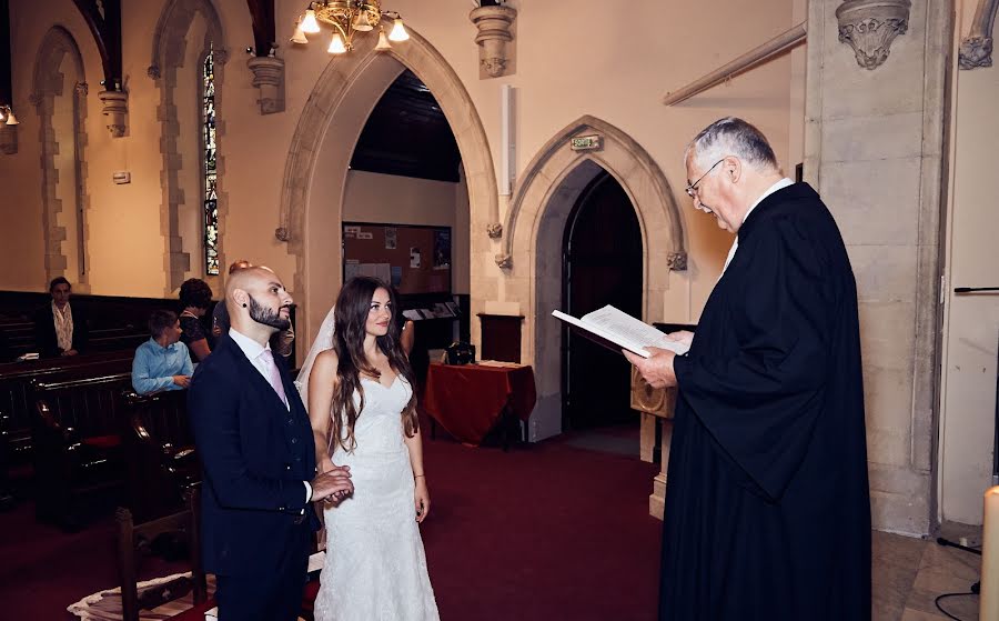 Fotógrafo de casamento Serghei Livcutnic (tucan). Foto de 17 de março 2019